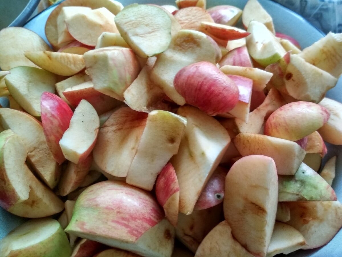 Яблоки некондиция. Фото автора.