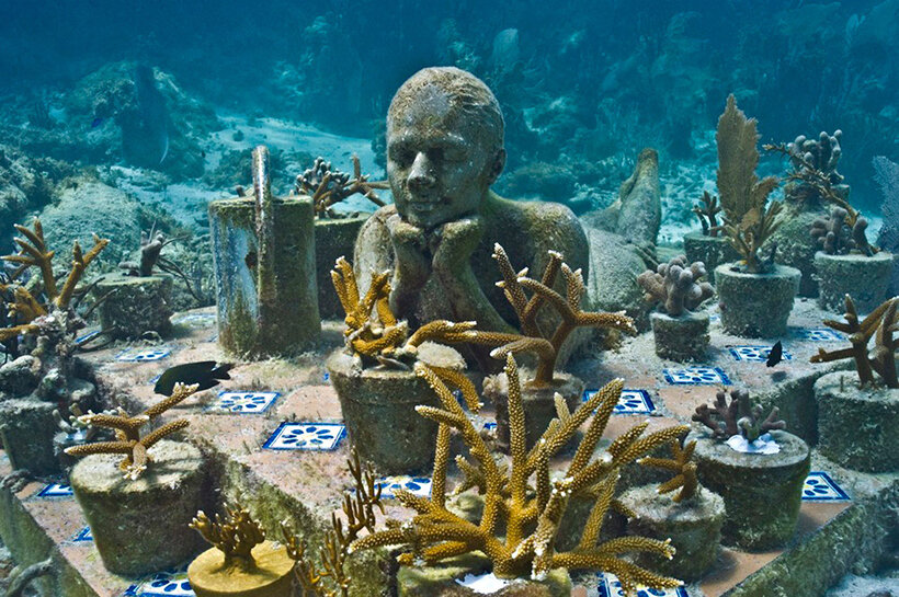 Скульптура называется "Садовница надежды"/ © mandria.ua