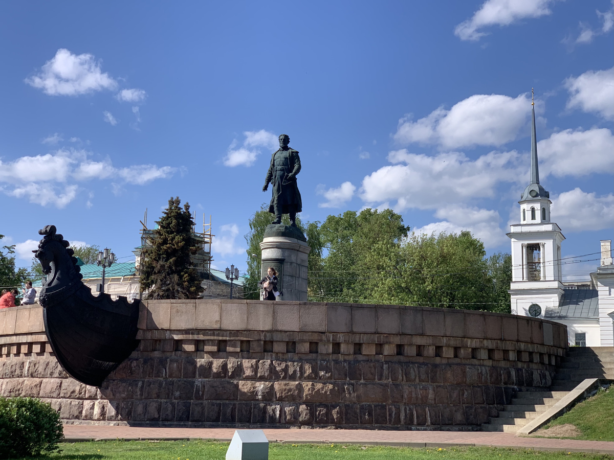 Памятник Афанасию Никитину, Тверь. 