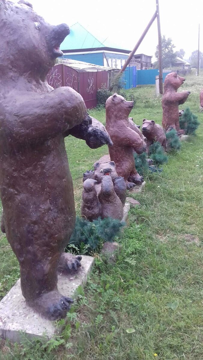 Скульптуры вблизи