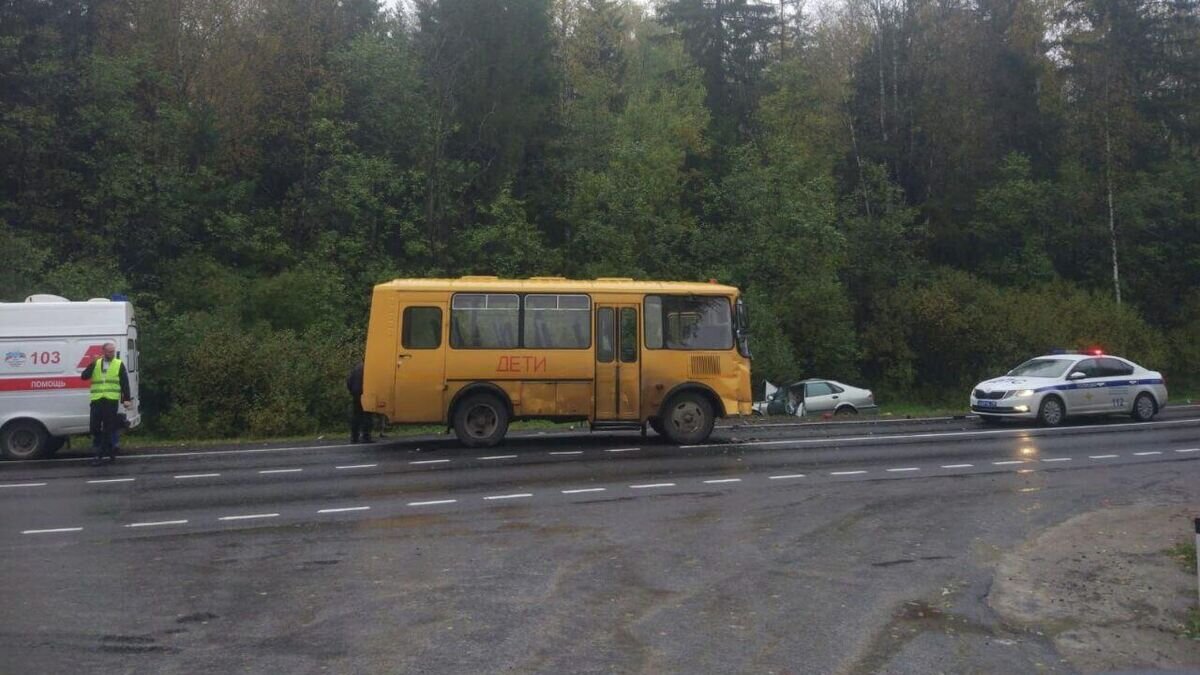    На месте ДТП с участием школьного автобуса в Ленинградской области© Фото : Прокуратура Ленинградской области