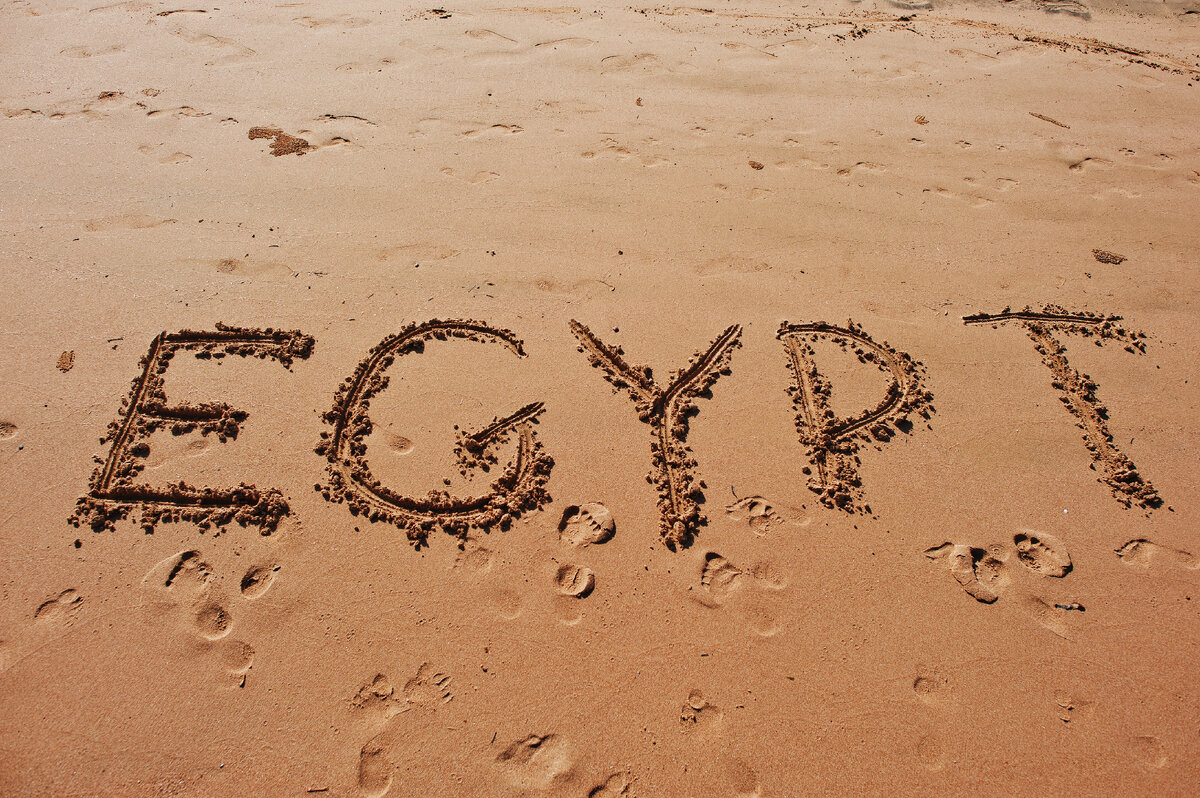 <a href="https://ru.freepik.com/free-photo/egypt-written-in-the-sand-on-the-beach_27118883.htm#query=%D0%95%D0%B3%D0%B8%D0%BF%D0%B5%D1%82&position=13&from_view=search&track=sph">Изображение от ASphotofamily</a> на Freepik