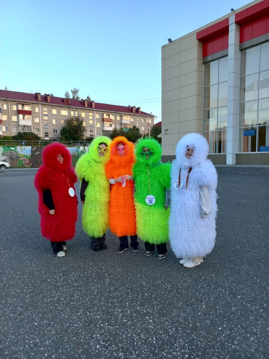 Безудержное веселье. Девочки яркие, активные. 