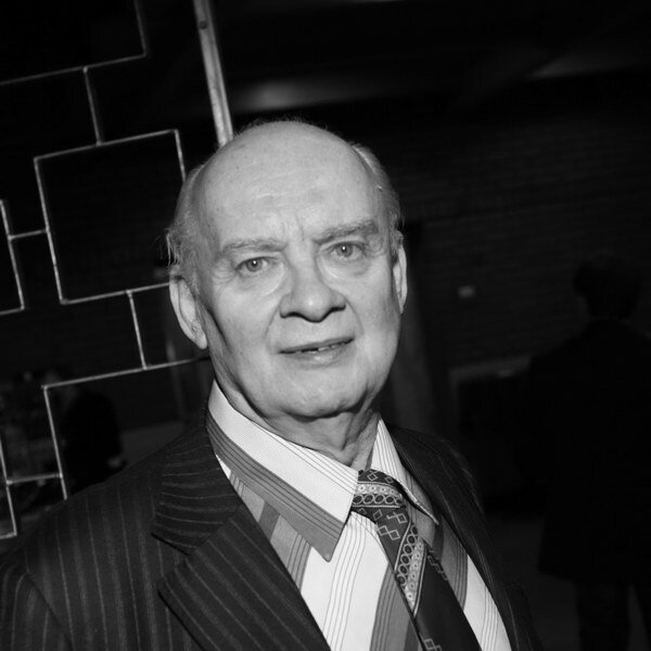     Умер Николай Добронравов