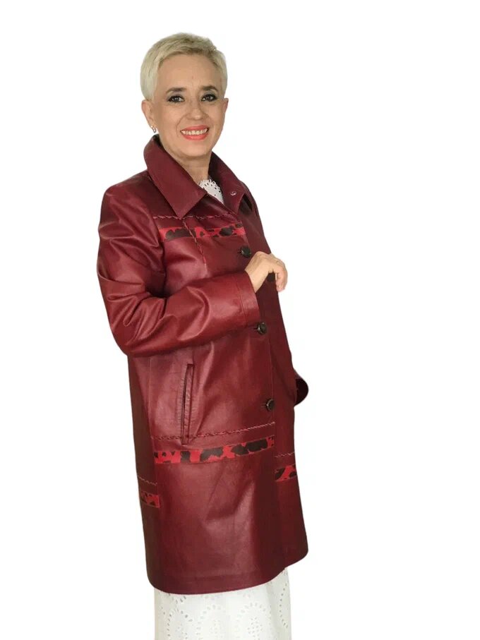 Переделка по уменьшению размера кожаной куртки. Ателье Ирины Берзиной.