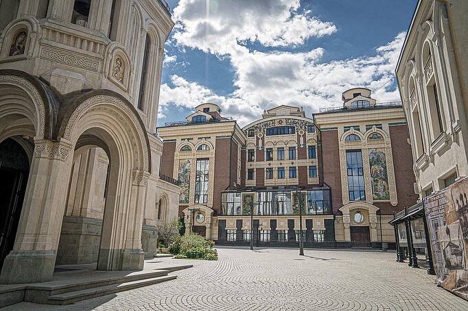  Здание Академии в нынешнем виде