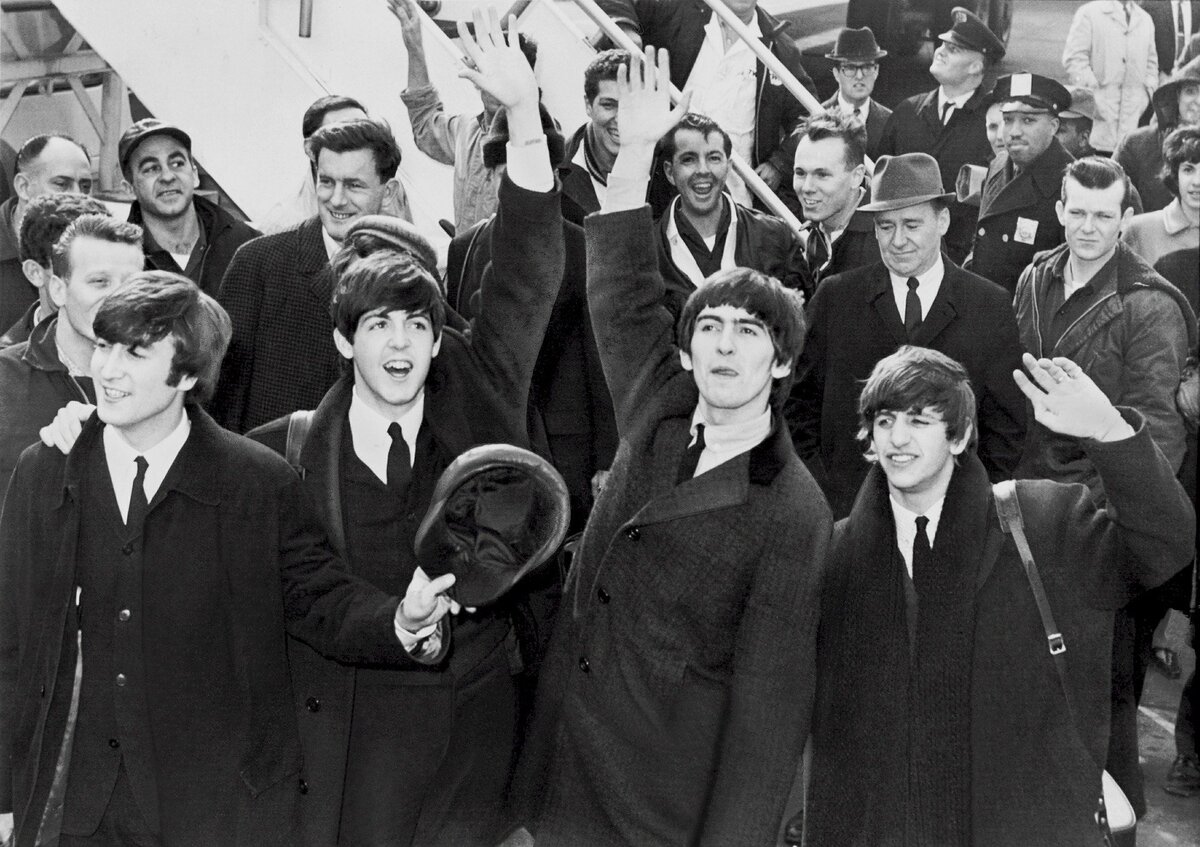 Первый визит The Beatles в США, аэропорт JFK, Нью-Йорк, февраль 1964 г.