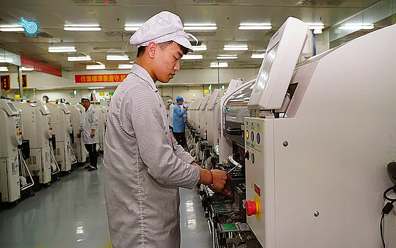 Уже сейчас здесь машин значительно больше, чем людей...