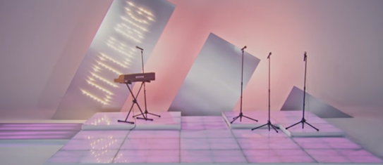 Кадр из нового клипа.