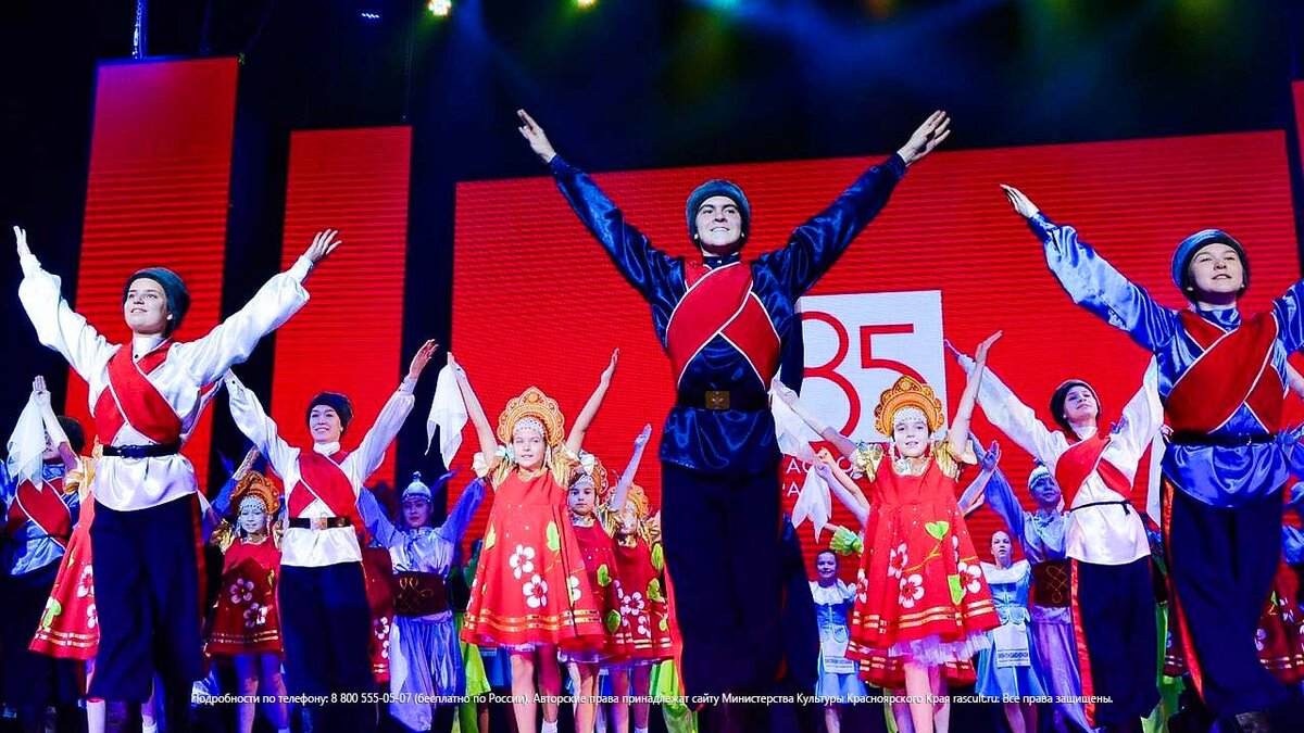 Сценический экран со светодиодными кулисами