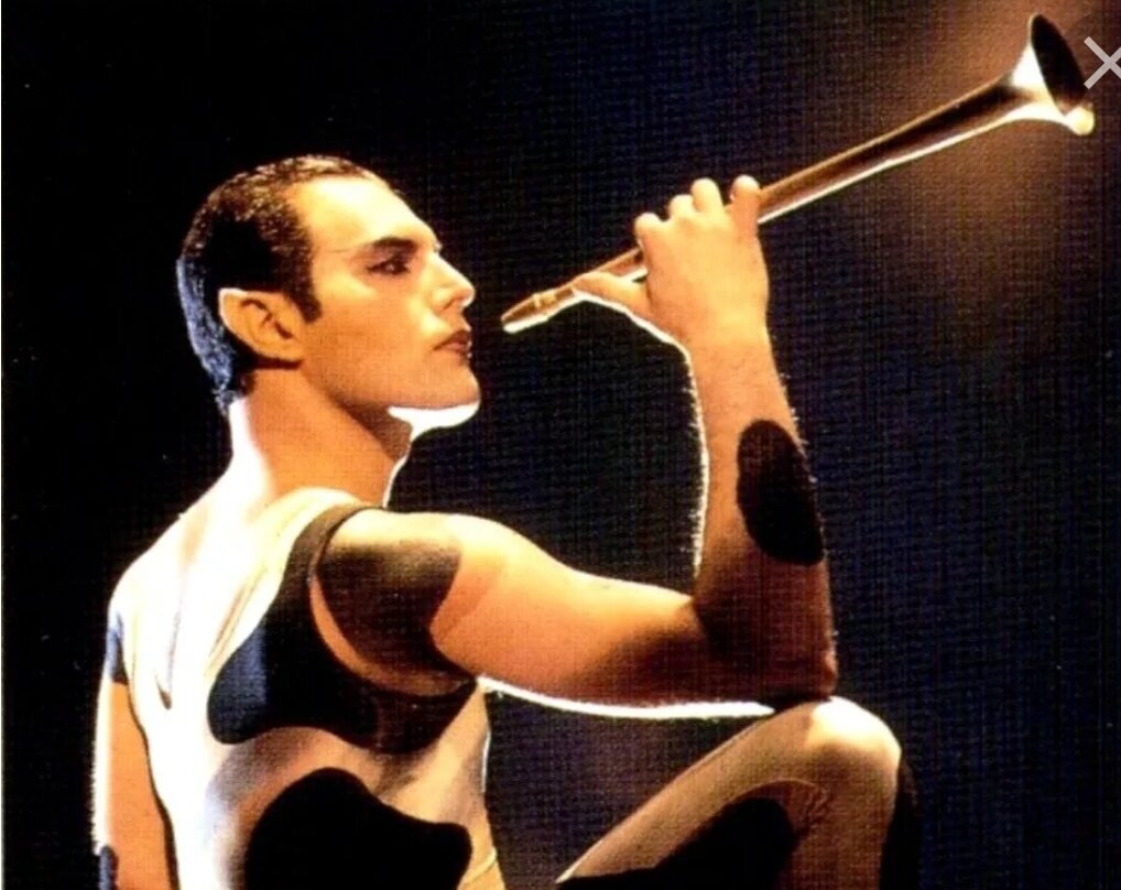 Фредди Меркьюри в образе фавна