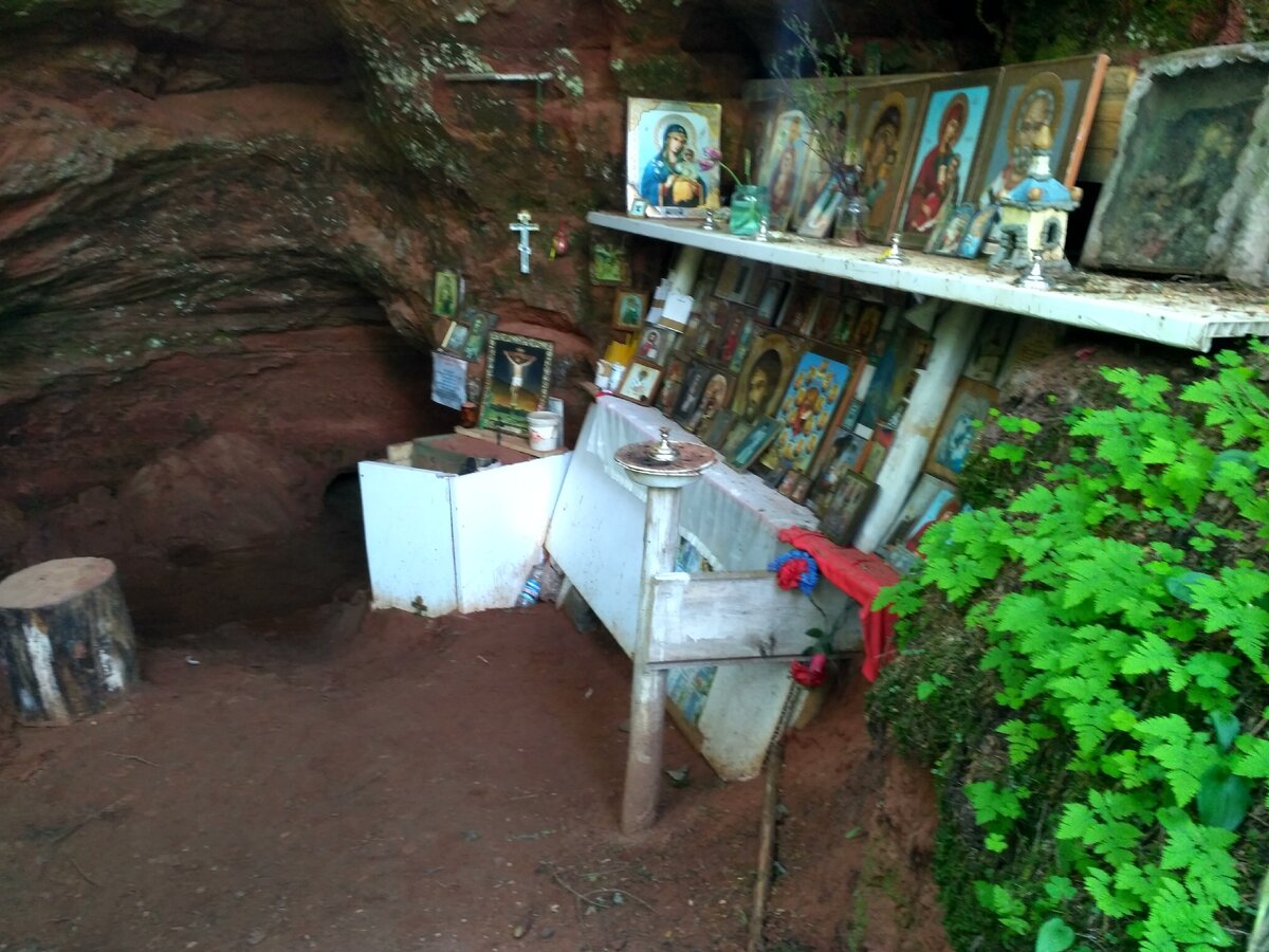 Именно такие диковатые ручейки редко где при родниках видишь