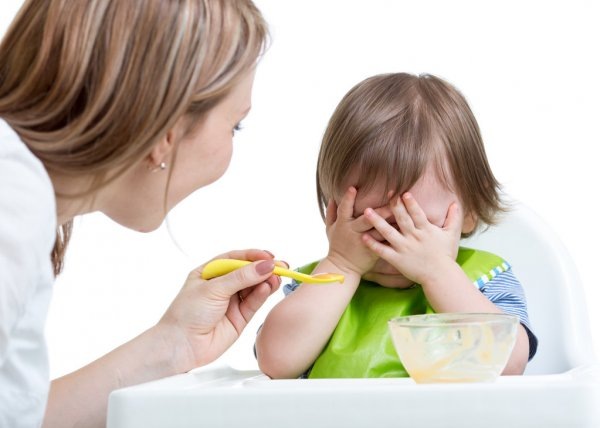 https://st2.depositphotos.com/1394201/6689/i/950/depositphotos_66893249-stock-photo-little-boy-refuses-to-eat.jpg