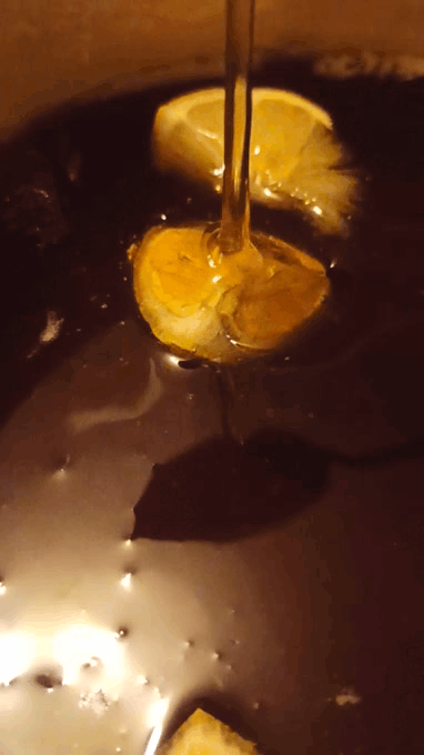 Лимон добавил уже в остывший сироп, сохранив его полезные свойства.