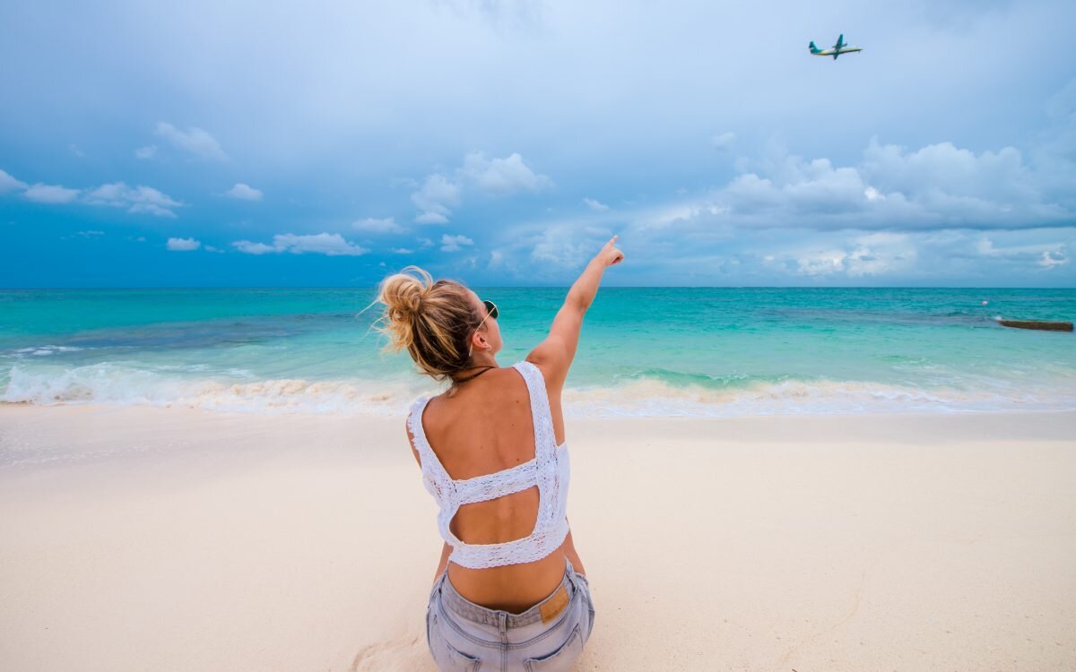 Короткие джинсовые шорты