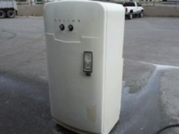 Фред Уолф изобрел первый коммерчески эффективный электрический холодильник .-2