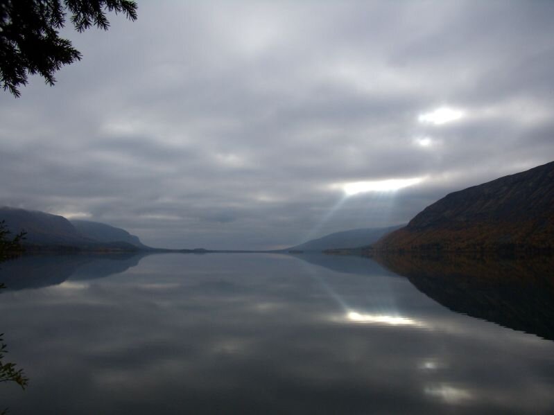 Сейдъявр оно же Сейдозеро - священно озеро саамов в самом центре древнейшего горного массива Хибины на Кольском полуострове