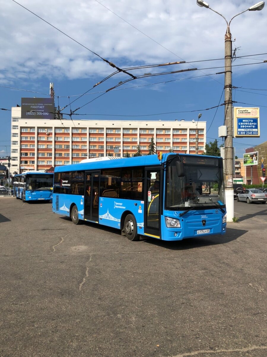 Привокзальная площадь. Что здесь ходило раньше, можно посмотреть на следующей фотографии