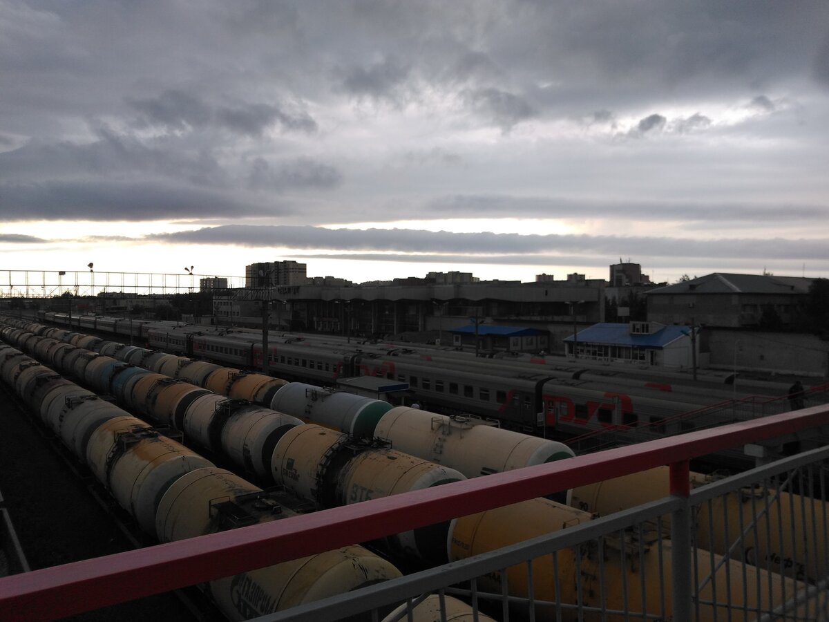 Здание вокзала с пешеходного моста
