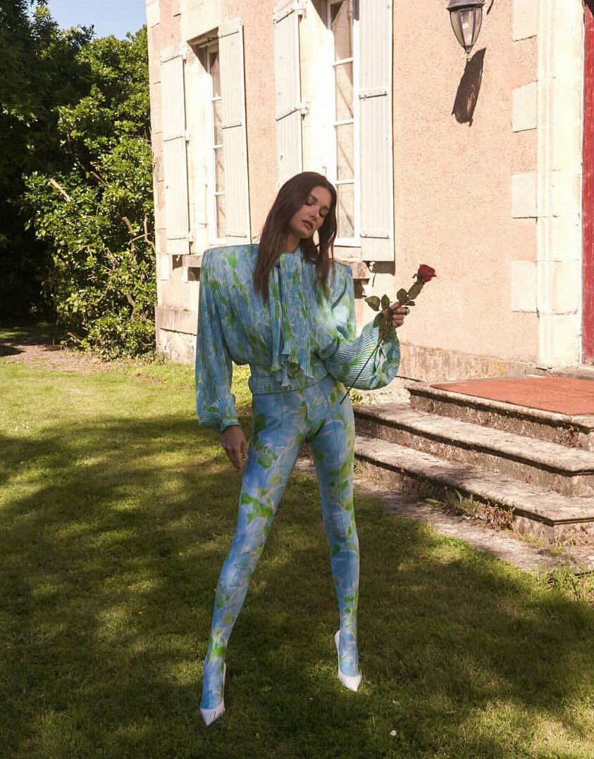 Просто дамочка для вашего внимания