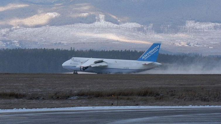 На фото Ан-124. Так же выглядел бы и Ан-418. Фото: Викимедиа. 