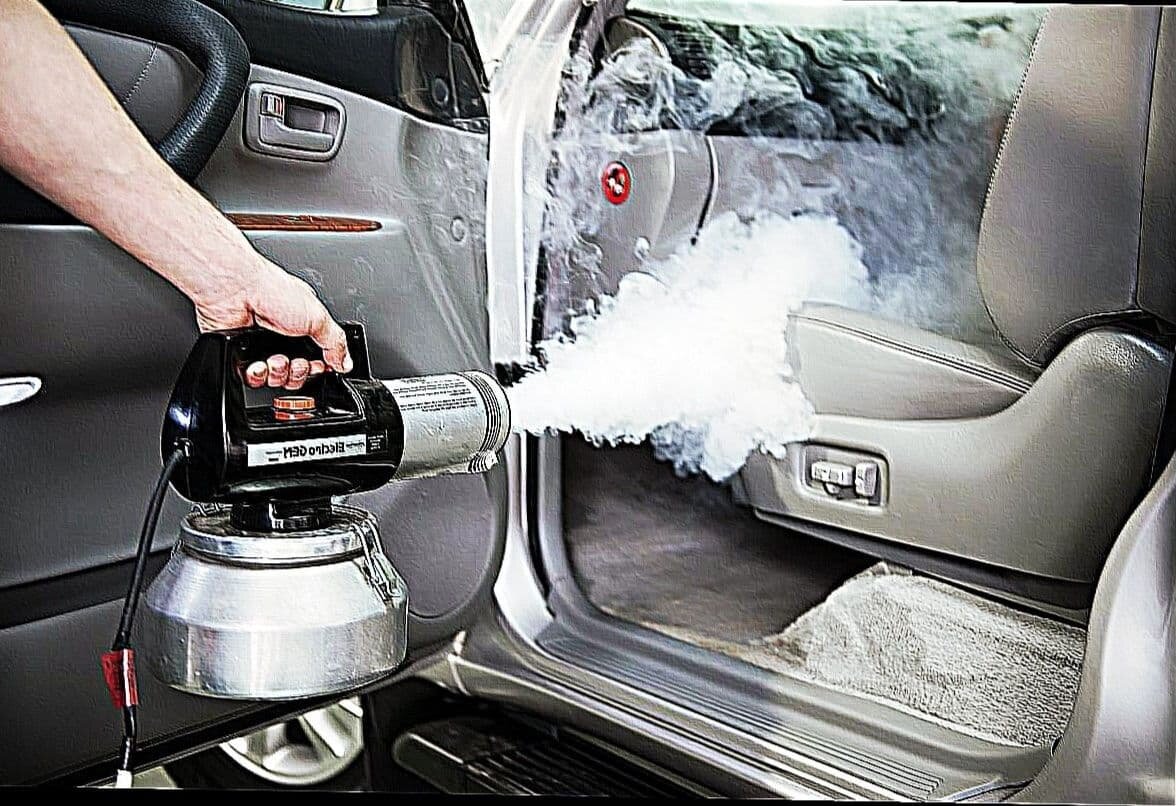 Расход жидкости напрямую зависит от цели дезодорации. Например, при нейтрализации сильных зловоний расходуется больше средства, нежели при обычной уборке. Замечено, что на обработку одного седана уходит 40 – 45 мл концентрата.