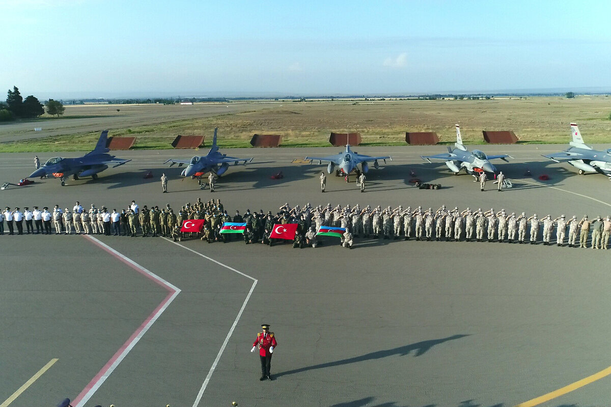 Турецкая и Азербайджанская Армия