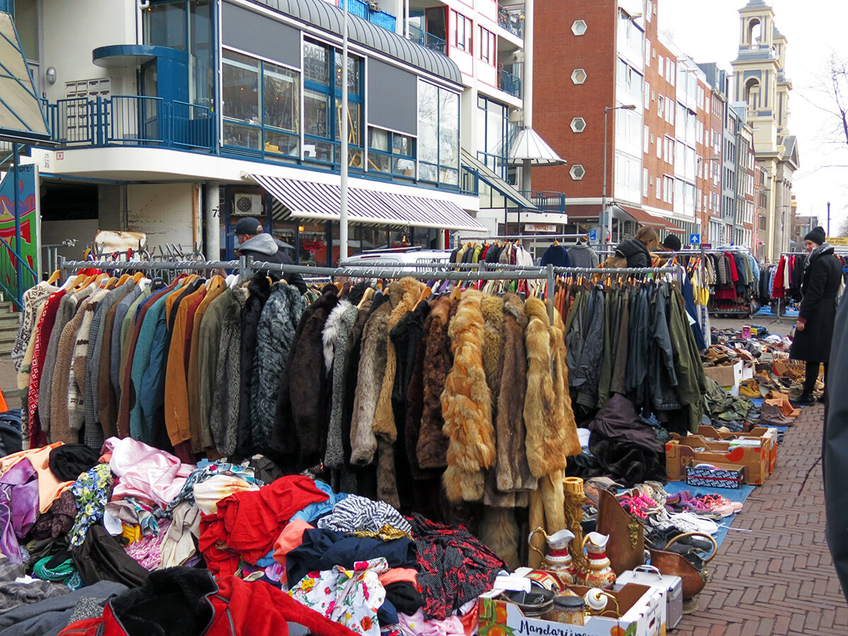 Блошиный рынок в Амстердаме. Фото автора, листайте галерею