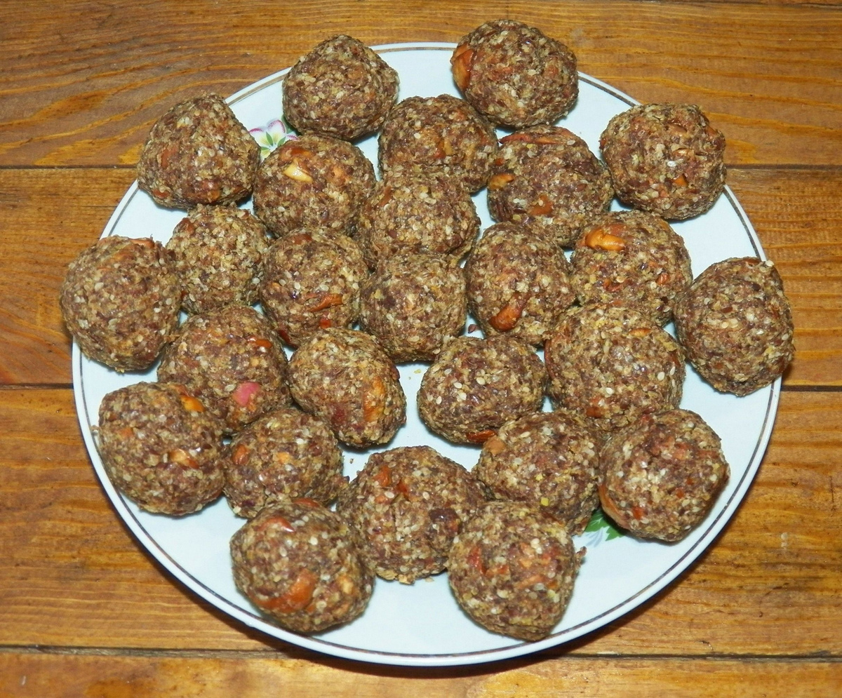 Эко-конфеты с подсолнухом, льном и яблоками