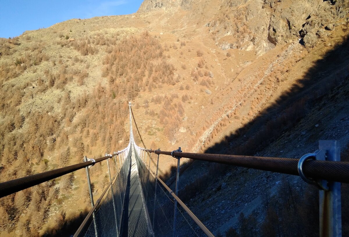 Вид с моста в сторону Грахена