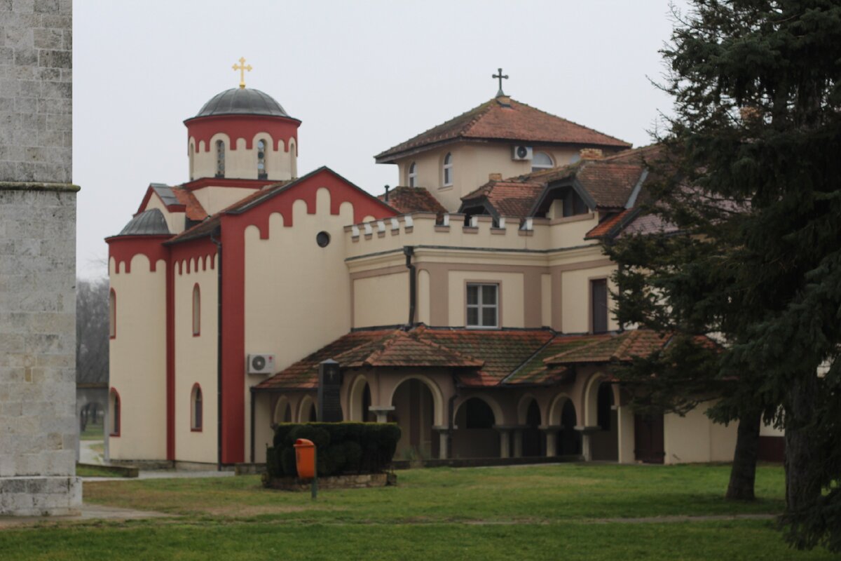 Одна из двух церквей