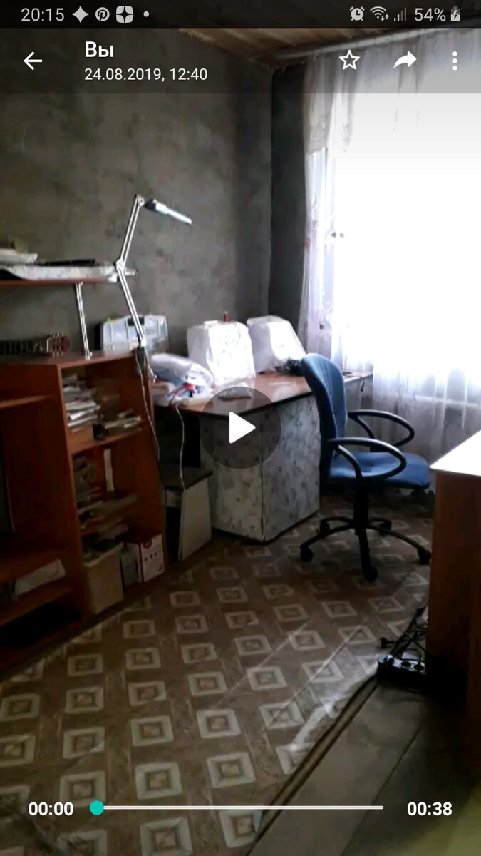 Сделала черновую отделку и вернула мебель на место. 