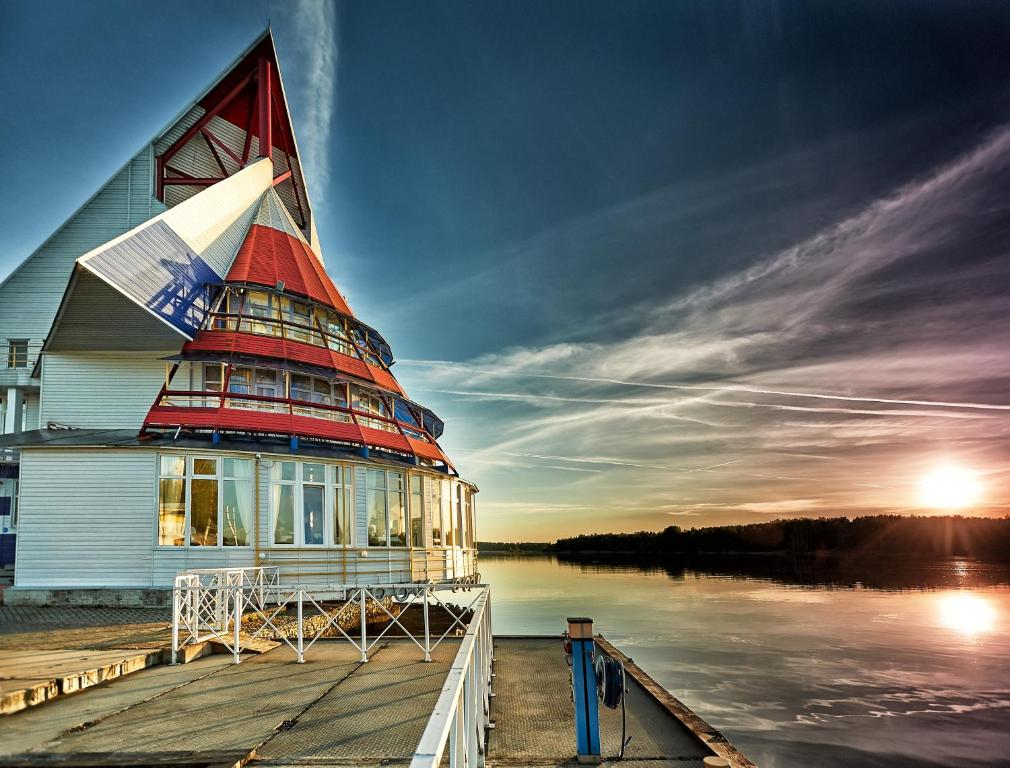 фото с сайта zavidovo.ru