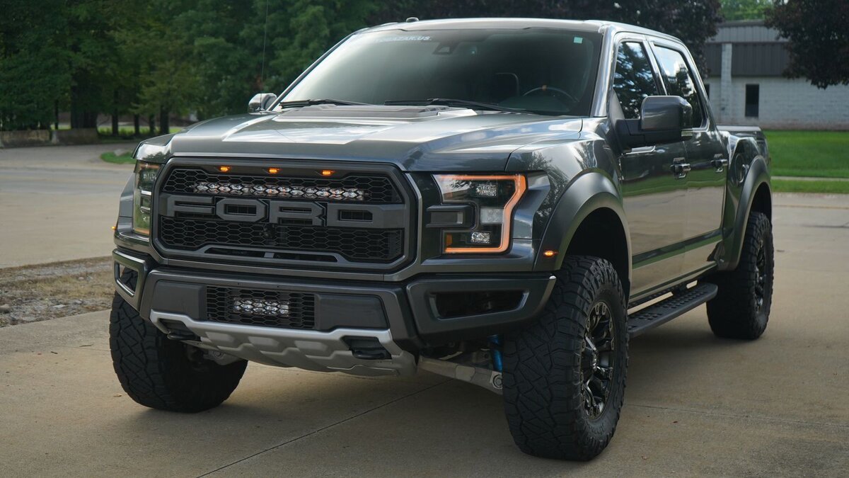 Ford Raptor Hennessey v8