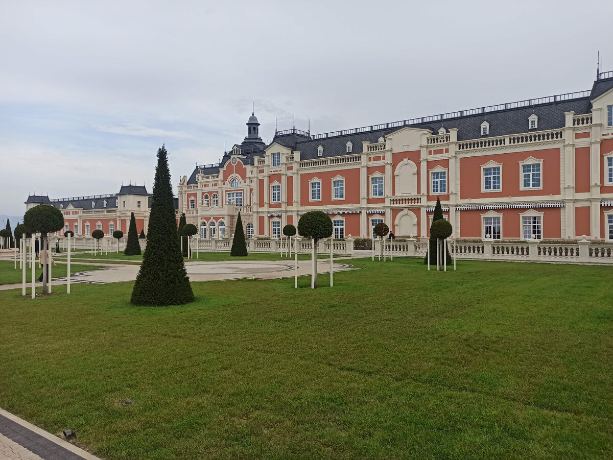 Шато де Талю в Геленджике