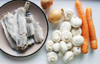 СЕЛЁДКА ПОД МОРКОВНОЙ ШУБОЙ