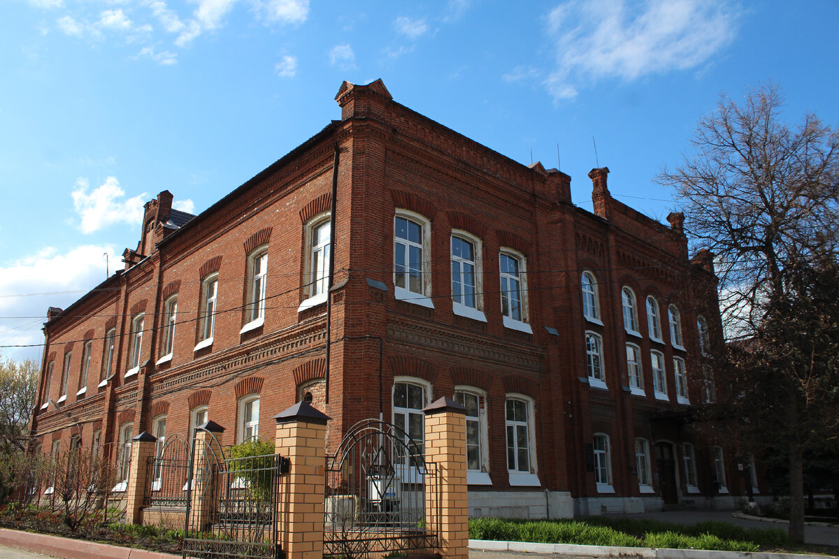 ЕГУ им. И.А. Бунина (бывшая женская гимназия)