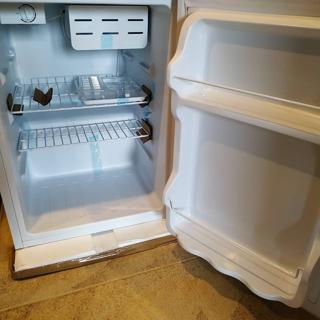 Холодильник "Бирюса" на 220 В