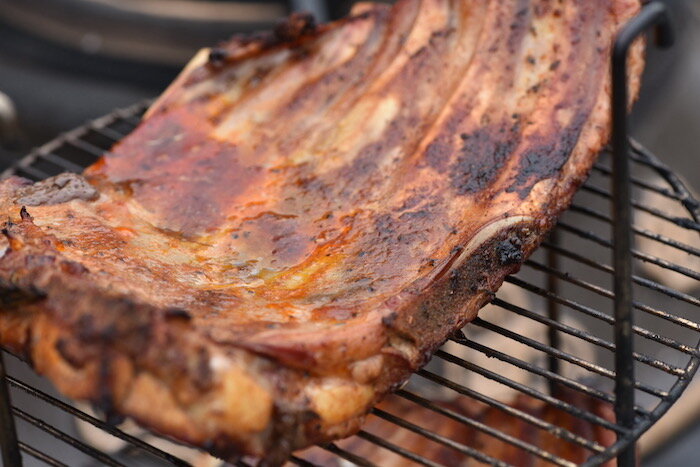  В старину узбеки подолгу пасли скот и обходились без шампуров, зажаривая мясо, наколотое на вилы, — отсюда и «Три пальца». А вы что подумали?