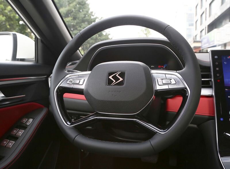 Обзор нового лифтбека "Москвич". Он больше Октавии и дешевле Рапида ...