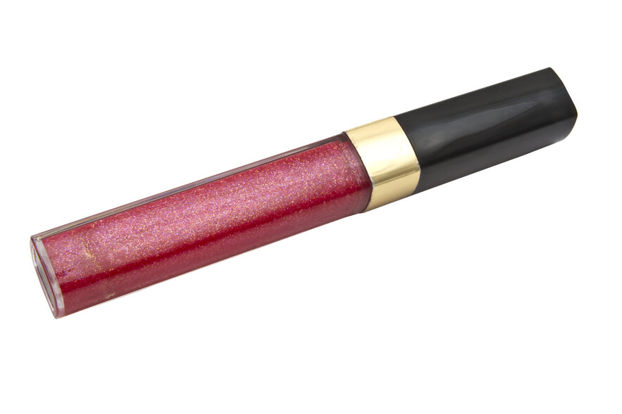 Срок хранения косметики. Когда пора ее выкидывать?