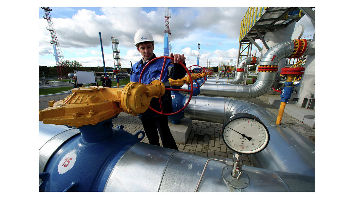    На территории подземного газохранилища© РИА Новости . Игорь Зарембо
