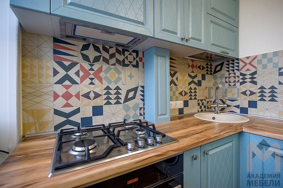 Стены на кухне: фото лучших решений дизайнеров и советы по выбору стиля в году