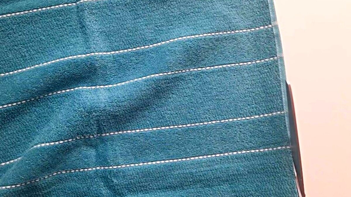 Листайте фотографии вправо