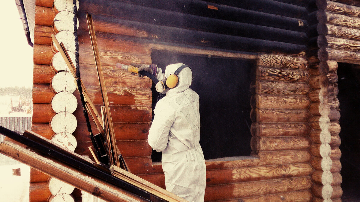 Очистка деревянной бани после пожара от прогара и копоти. 100% устранение запаха гари.