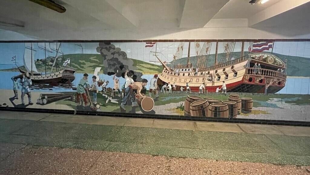     В Ростове реставрацию мозаичных панно в подземных переходах в центре города собираются закончить в декабре 2024 года, об этом сообщили в администрации города.