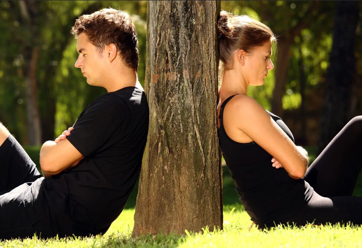 Любой паре необходимо время чтобы понять насколько они готовы быть вместе долго - всю жизнь. 