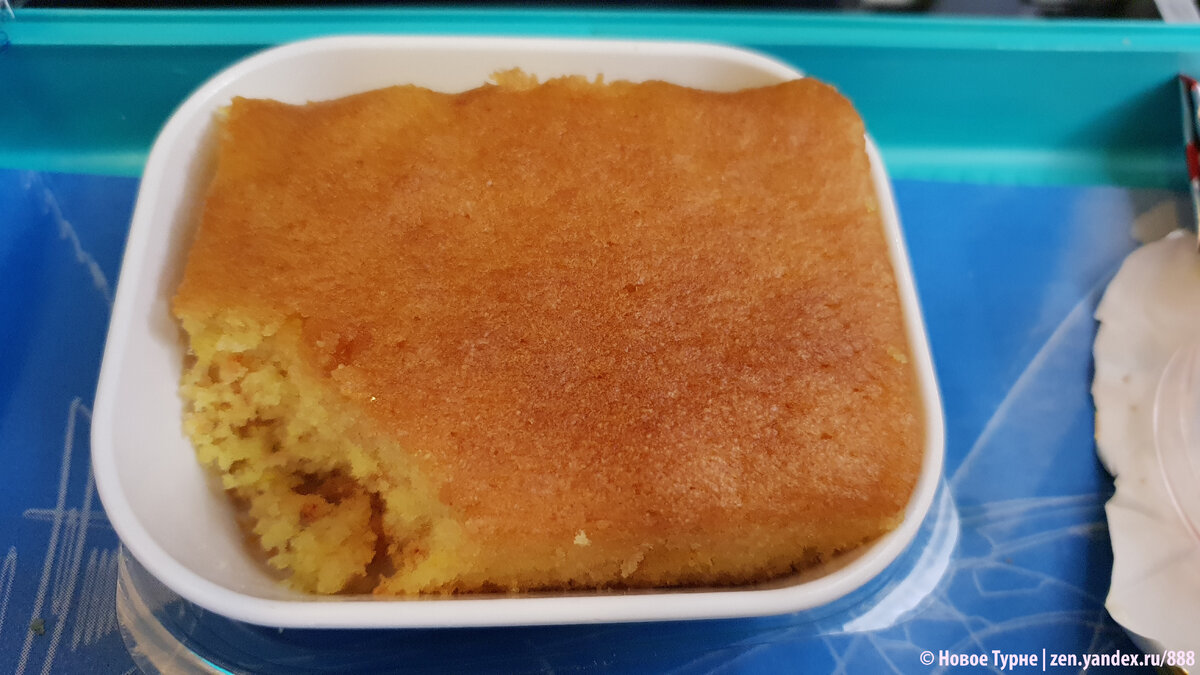 Наивкуснейший бисквитный кекс. Чай его приятно дополняет