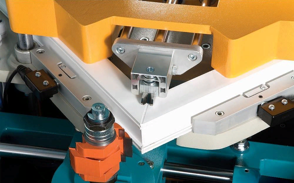 Углозачистной станок для ПВХ окон Yilmaz CA 601