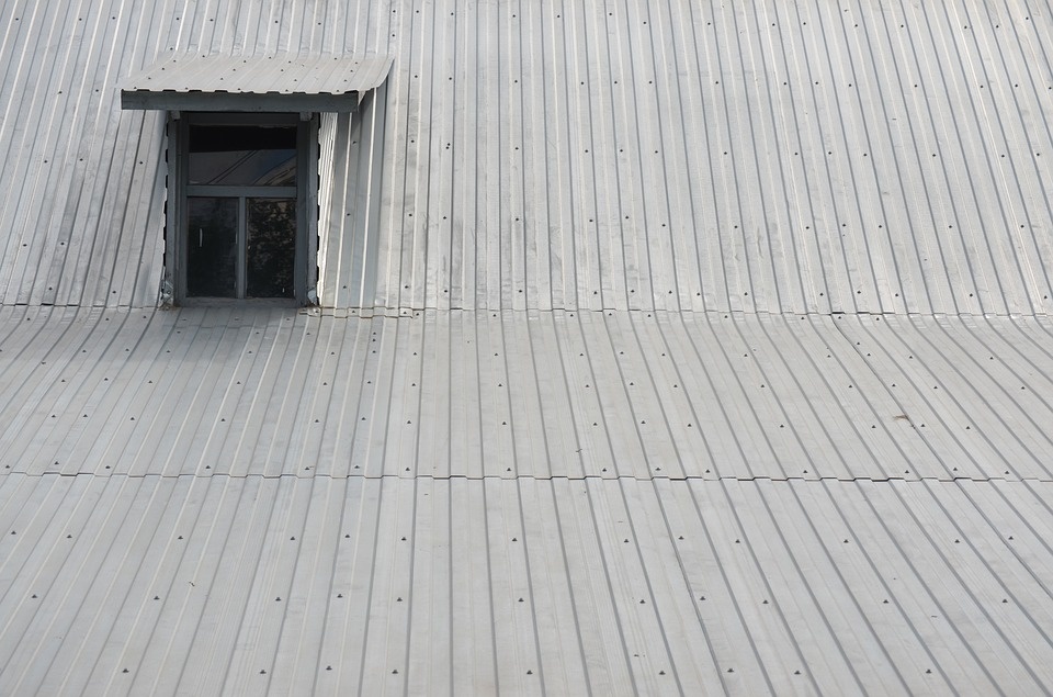 https://pixabay.com/photos/construction-window-roof-1772617/